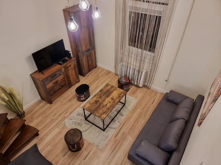 Vintage Apartman In City Center Miskolc Eksteriør bilde