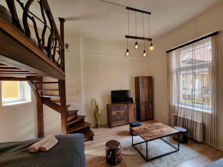 Vintage Apartman In City Center Miskolc Eksteriør bilde
