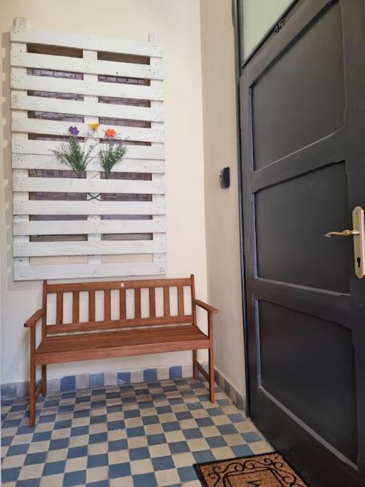 Vintage Apartman In City Center Miskolc Eksteriør bilde