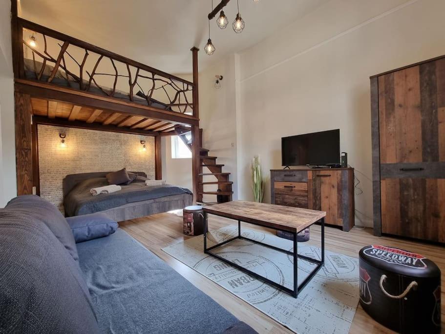 Vintage Apartman In City Center Miskolc Eksteriør bilde