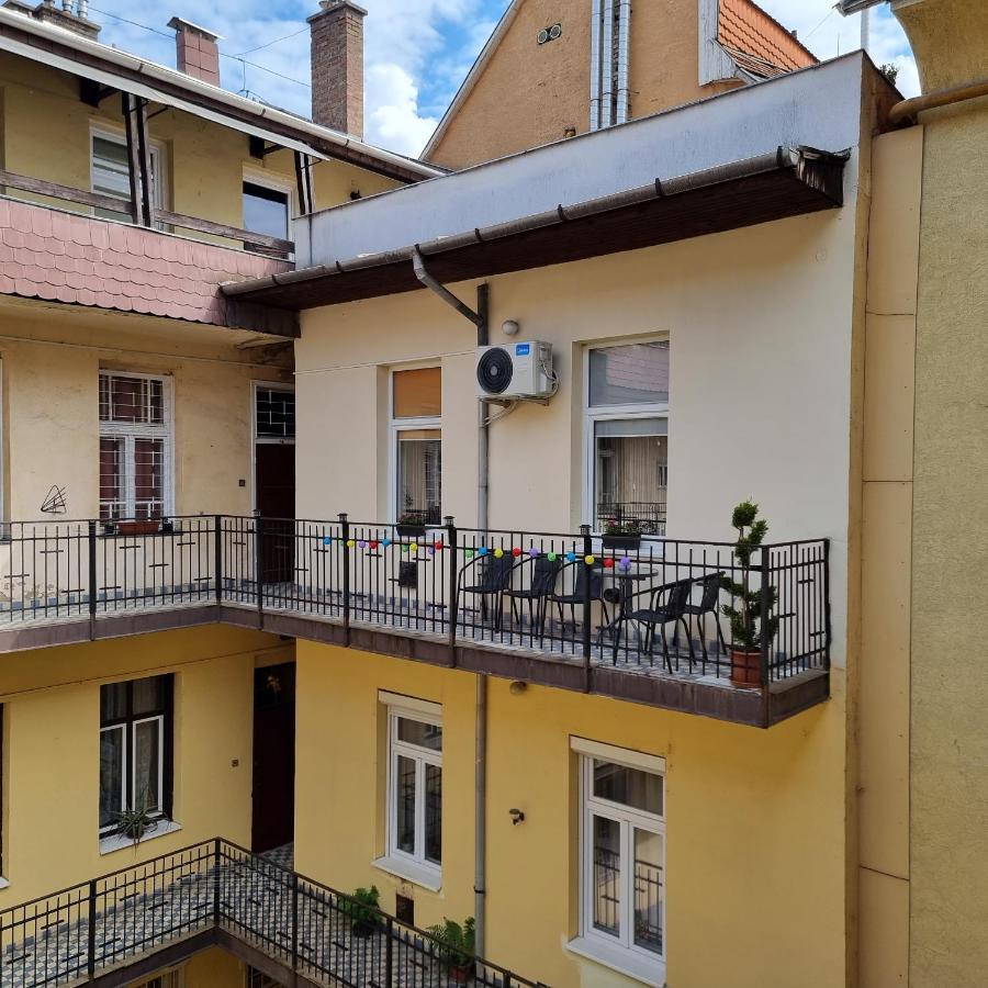 Vintage Apartman In City Center Miskolc Eksteriør bilde